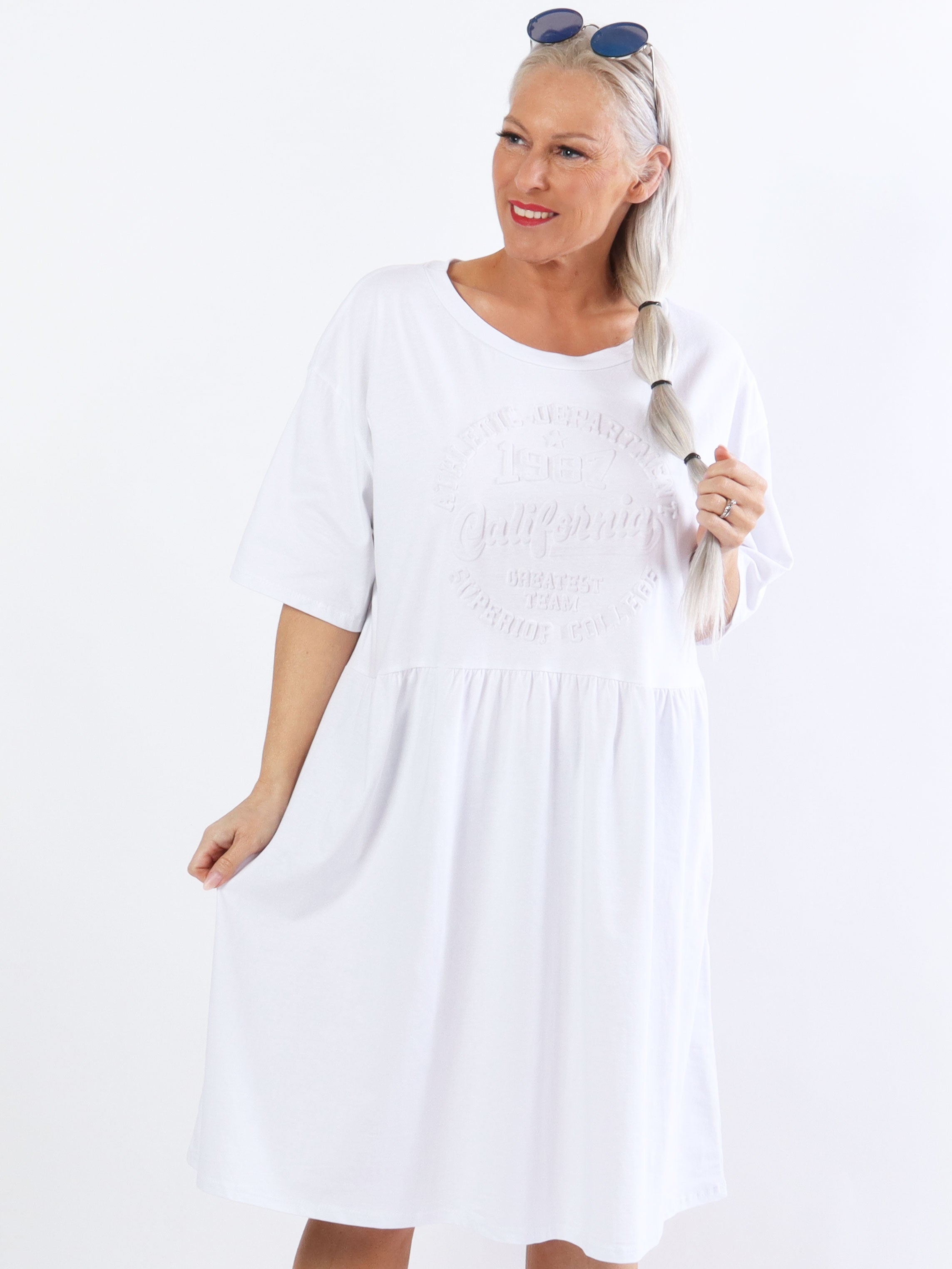 Mynte - Sød plus size kjole i bomuld med 3D tryk